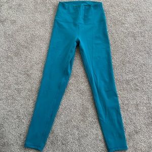 Fleo El Toro 25” blue leggings. Size small.